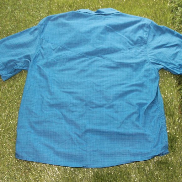 Mountain Hardware Men's Short Sleeve Shirt - Medium - Picture 10 of 12